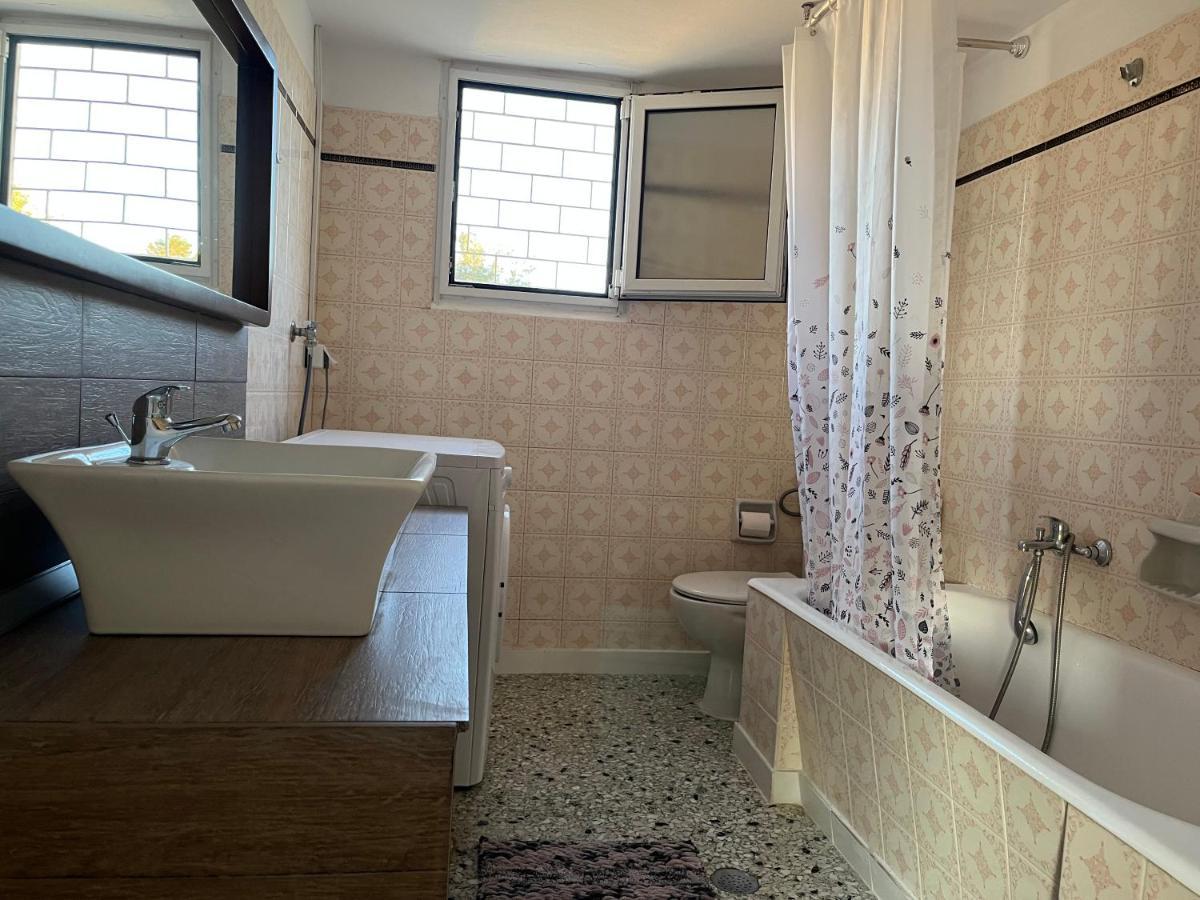 Agia Marina  Athens Riviera: 2 Bed / 3' Walk From The Beach מראה חיצוני תמונה